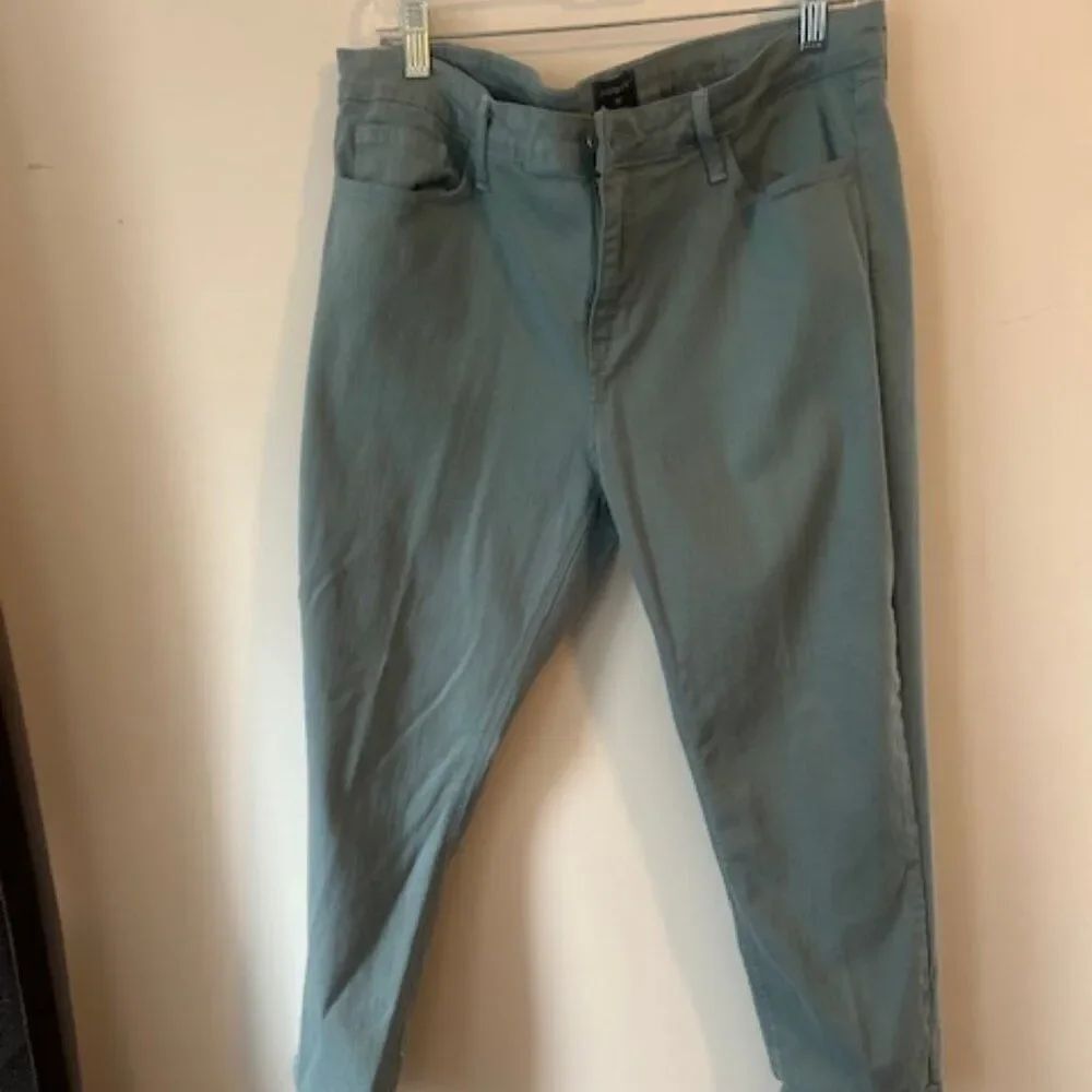 JUST BLACK Light Blue 5 pocket ankle denim, size 32